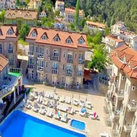 Flora Palm Hotell 4*