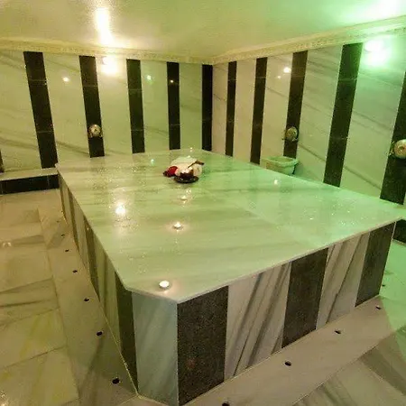 Hotell Flora Palm 4*