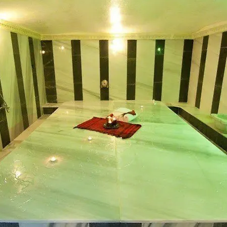 Flora Palm Hotel 4*